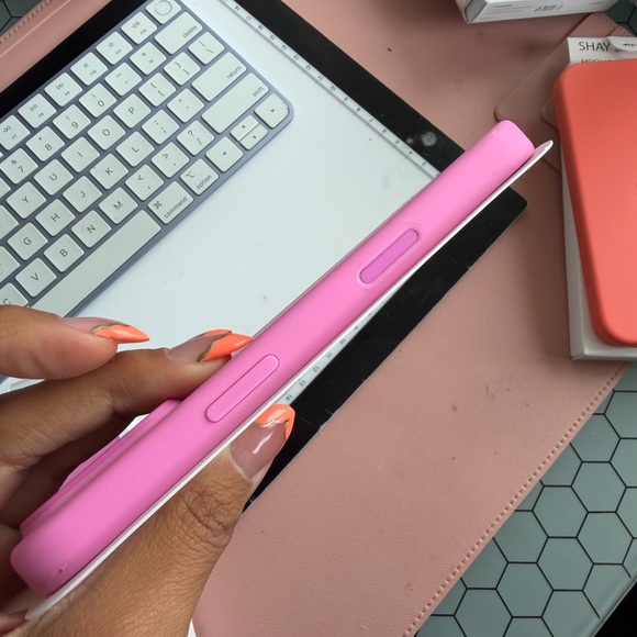 Apple Pink i Phone 16 pro Case - Picture 1 of 5